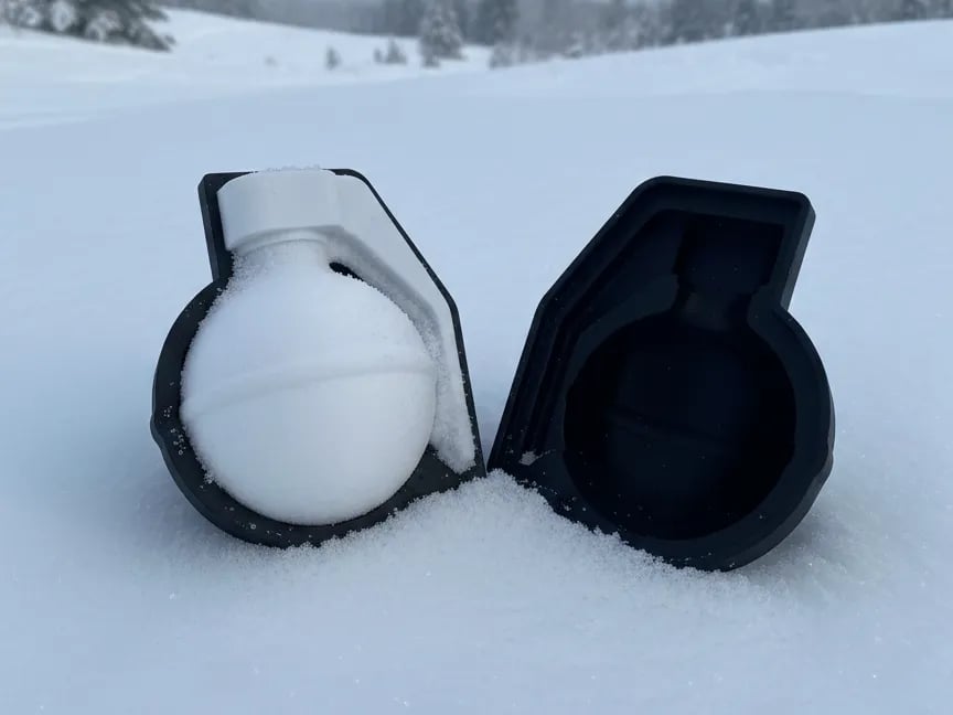 ☃️💣Snow-nade: Grenade Snowball Mold